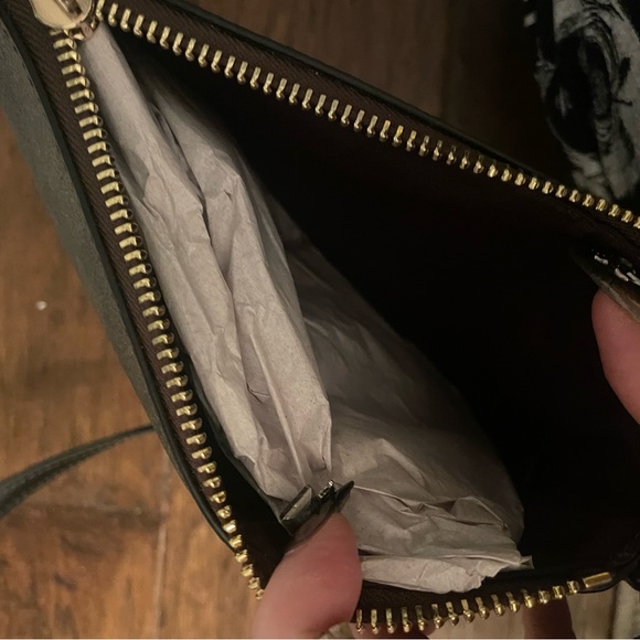 Coach Black Leather Crossbody Bag with Signature Logo - Picture 2 of 3